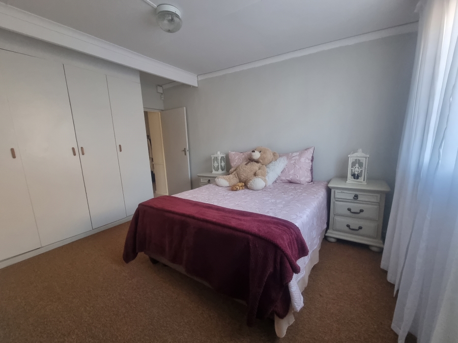 6 Bedroom Property for Sale in Heiderand Western Cape